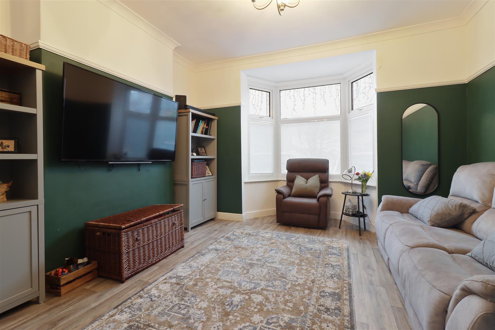 3 bed property in Ashgate Road, Chesterfield